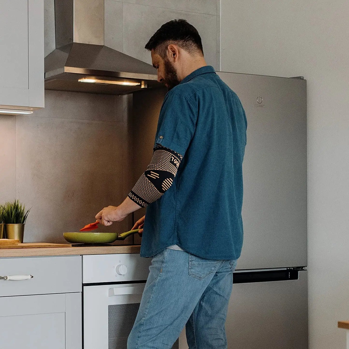 1PC Copper Elbow Compression Sleeve,Elbow Brace For Tendonitis and Tennis Elbow,Golfers,Bursitis Elbow Pain Relief,Weightlifting SOREBRAIN